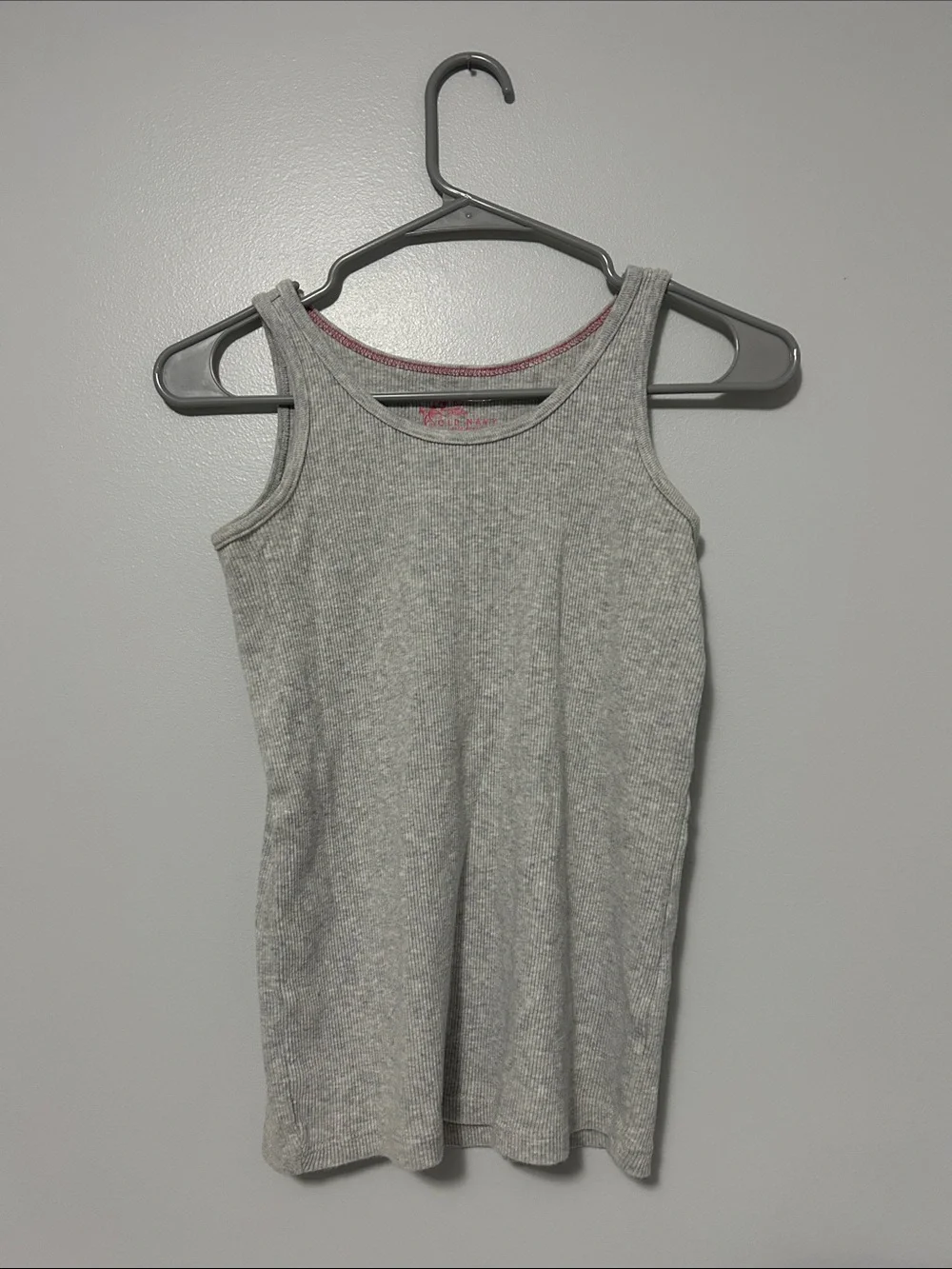 Old Navy Women's Ribbed Tank Top in Light Gray